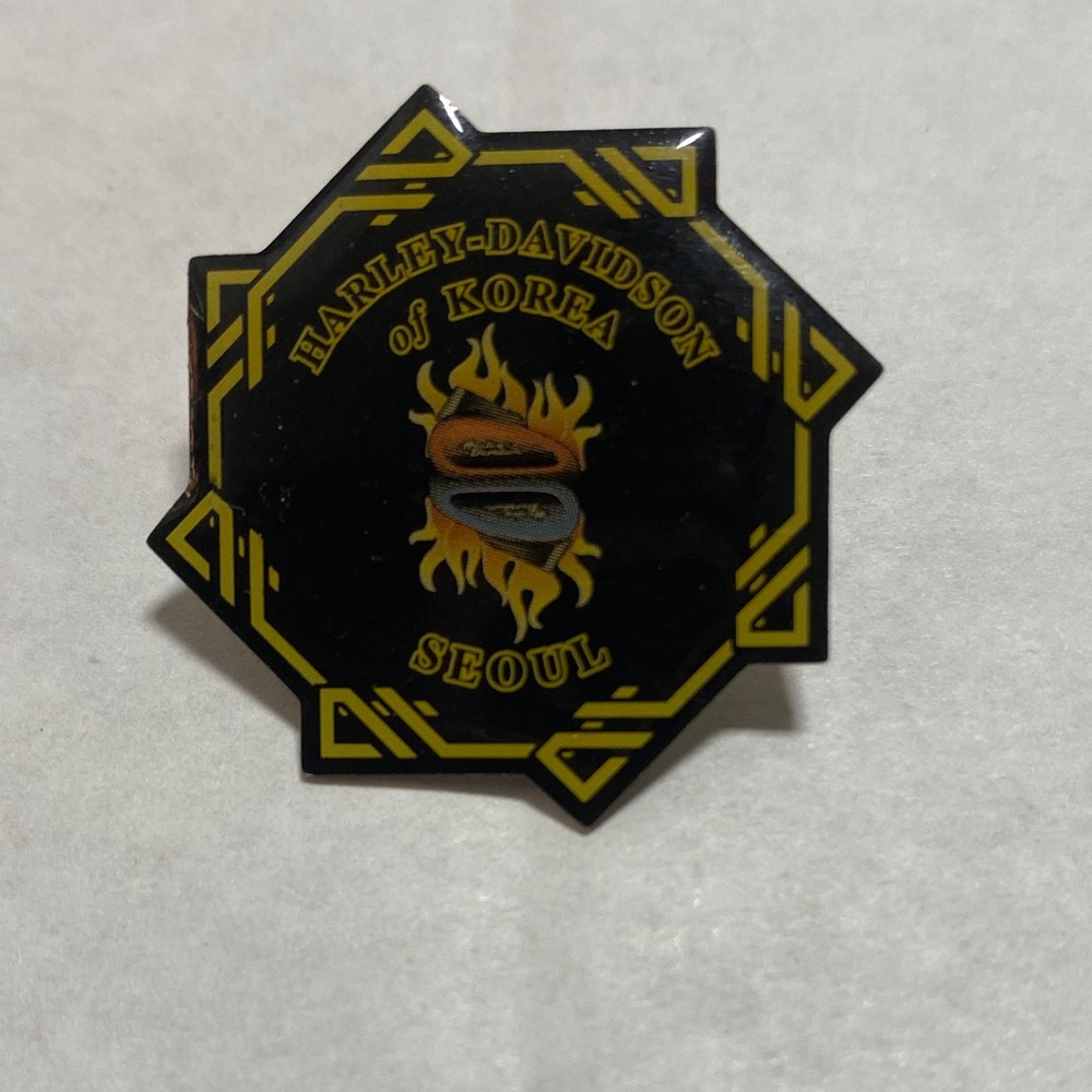 Harley-Davidson of Korea Seoul Black & Yellow biker vest Pin collectible vintage